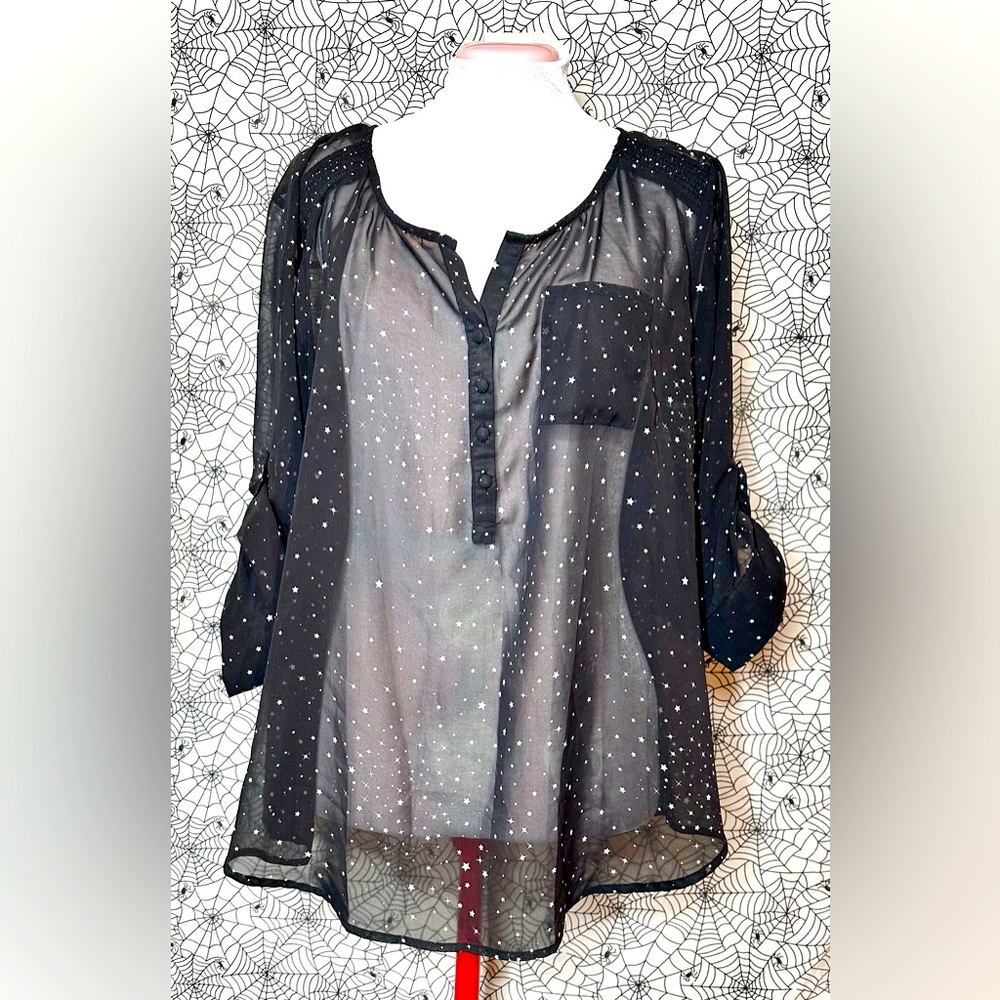 TORRID TINY STARS MIDNIGHT BLUE AND WHITE SHEER BLOUSE